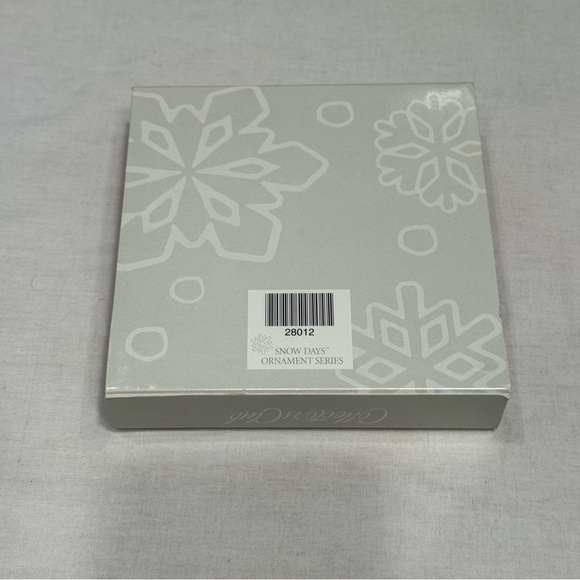 2003 Longaberger Collectors Club Ben Snow Days White Ceramic Ornament - Picture 6 of 6